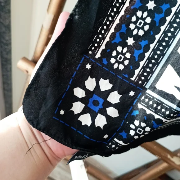 Floral Blue and White New Silky Scarf - Picture 4 of 9